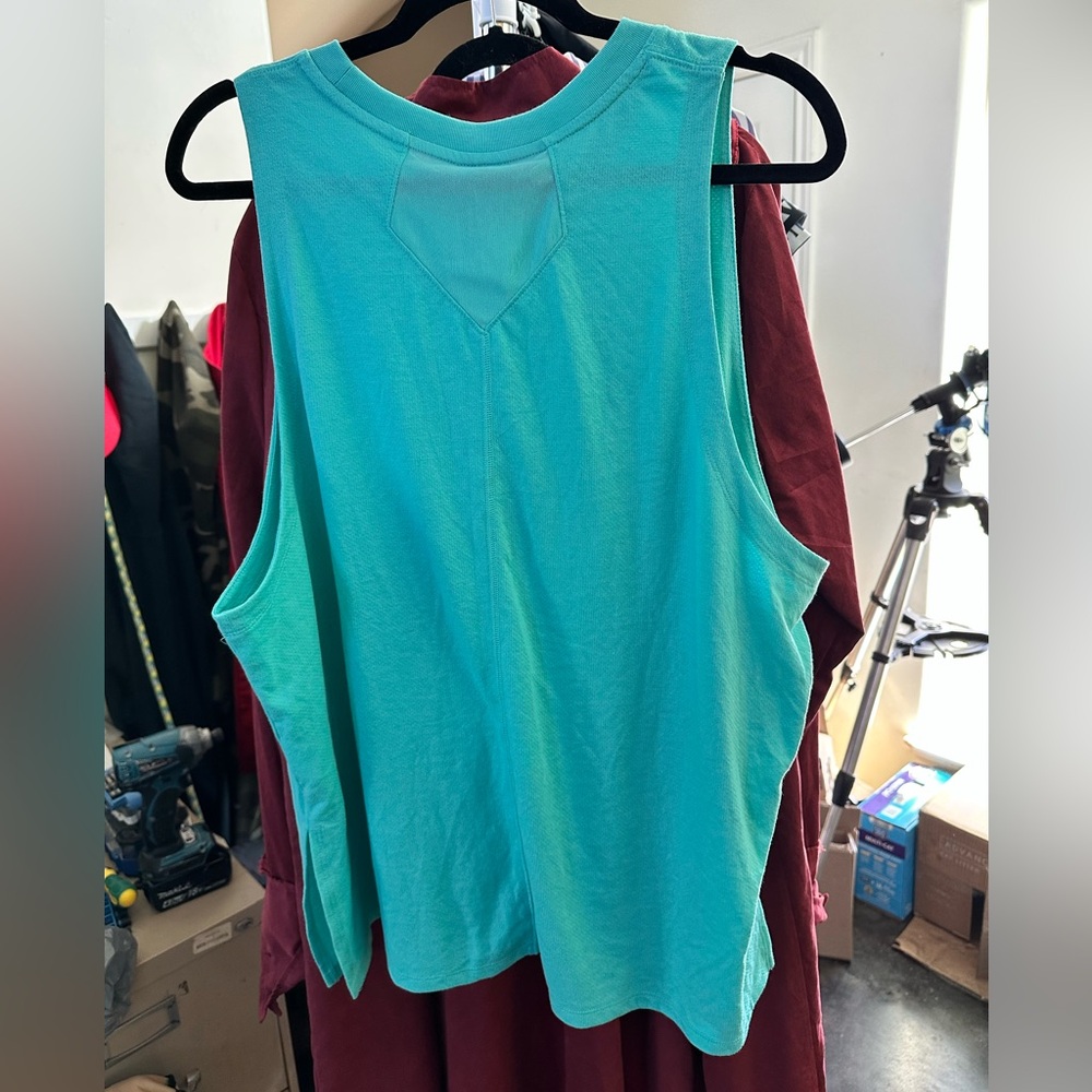 Jordan Women's Sport Dri-FIT Diamond Tank Top in Light Dew - Picture 2 of 4
